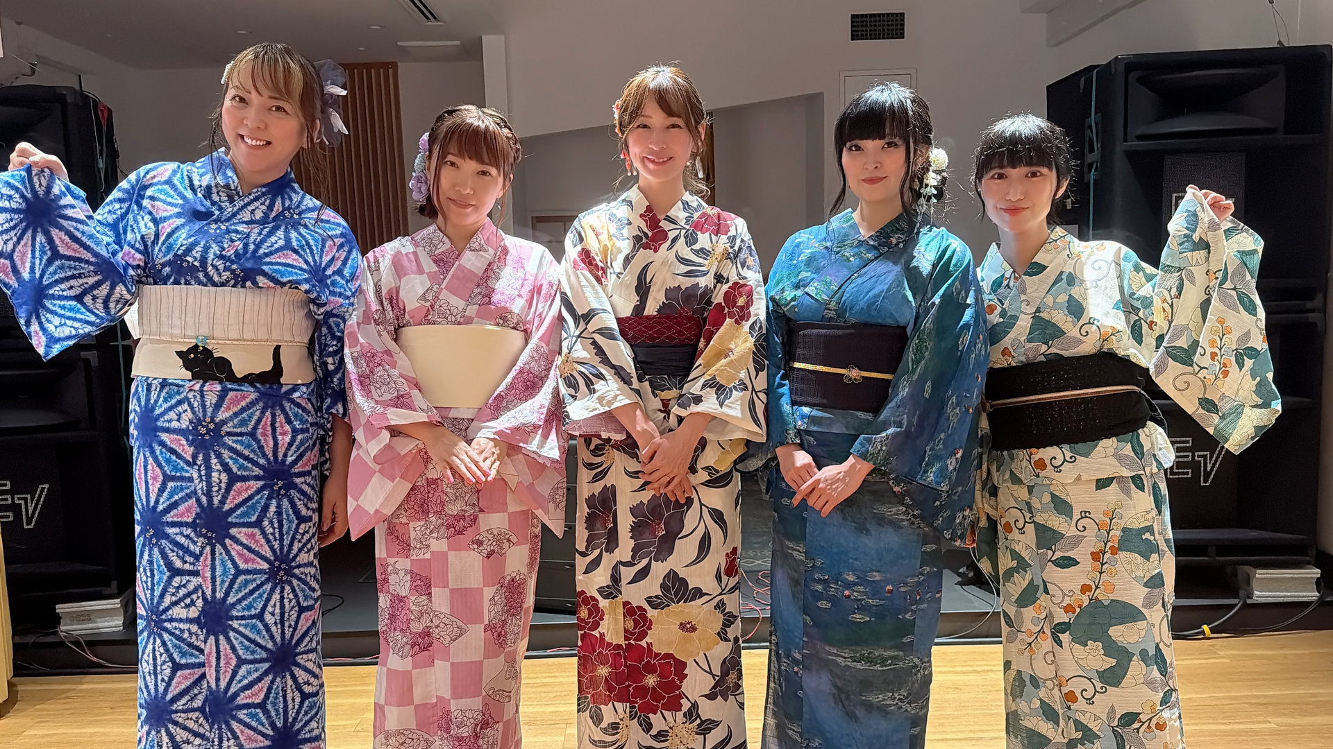 駿河台浴衣祭一夜 2026年8月22日 終演後の集合写真（左から Aila・marina・yuriya・金田一芙弥・亜ノあこ）