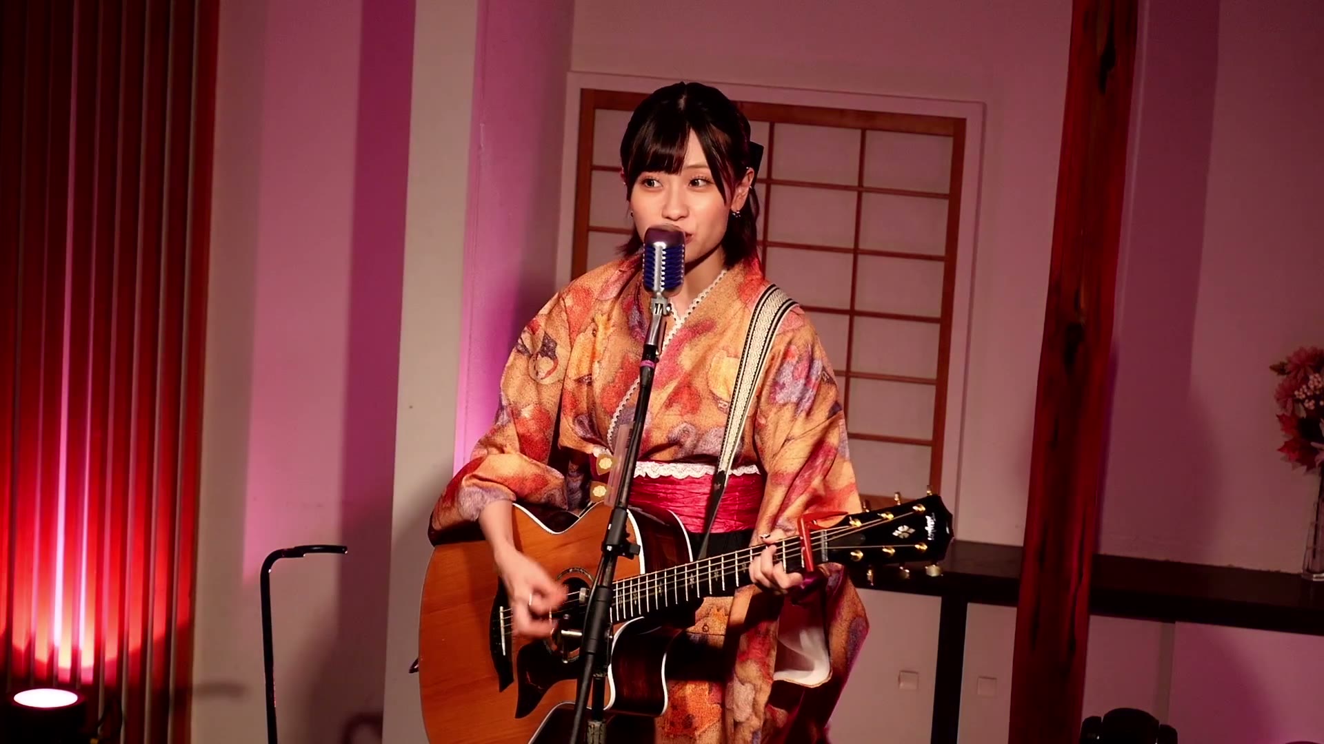 つじりお(ギター弾き語り)