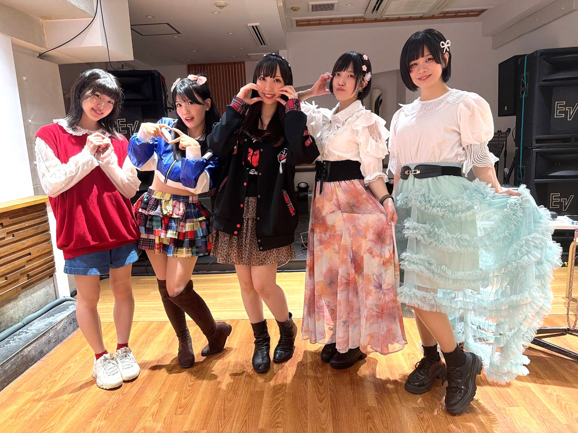 終演後の5人（左から 花城さやきち・星海しおり・姫野香織・寺井智子・今井結香）
