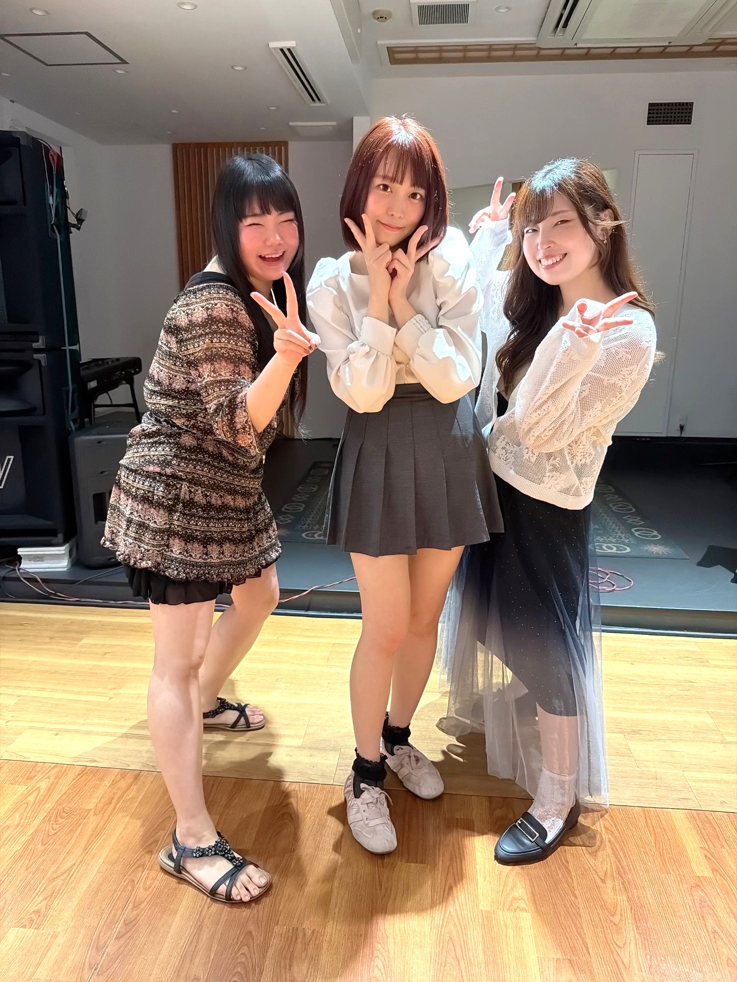 終演後の3人(左から ソラ初華・藤川彩・しらすゆり)