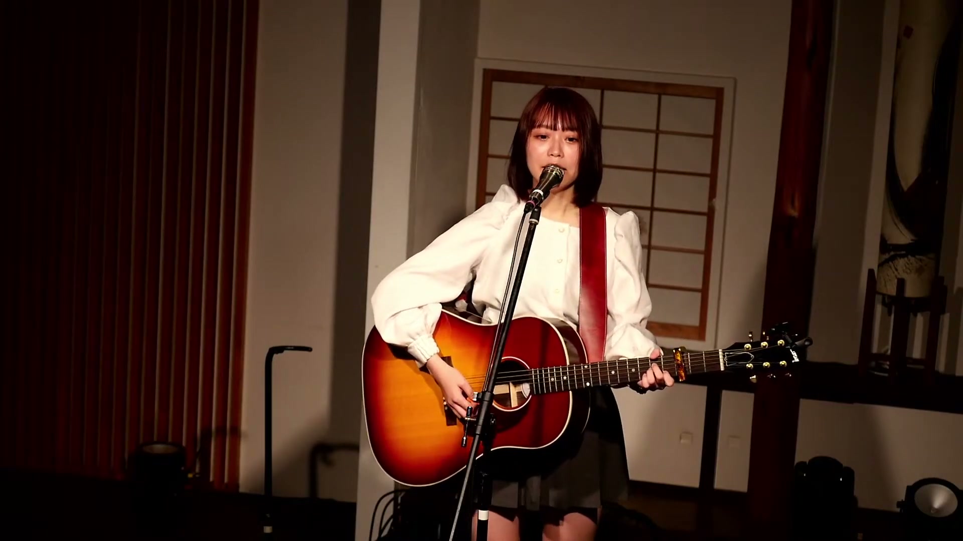 藤川彩(ギター弾き語り)