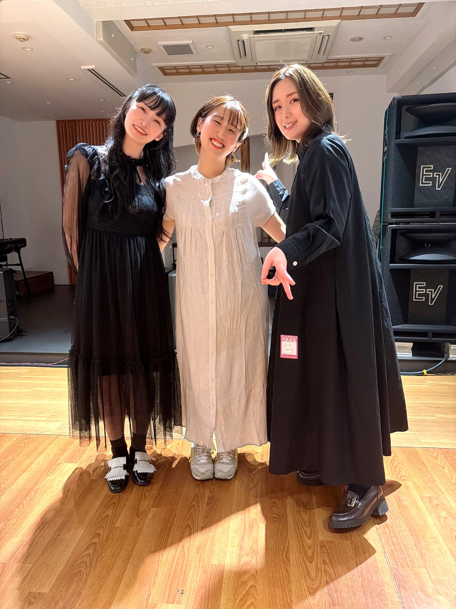 終演後の集合写真(左から伊藤さゆり・蒲田めい・山田咲耶)