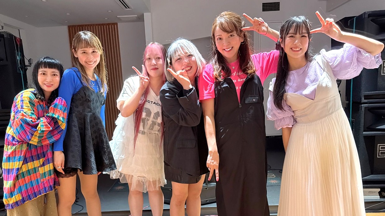 ルリマツリ 2026年10月23日 御茶ノ水パルトネール 出演者の集合写真（左から亜ノあこ・KANA・宮本彩陽・谷利沙紀・Aila・しおたん）